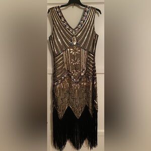 Fun themed roaring 20’s dress with a size zipper.